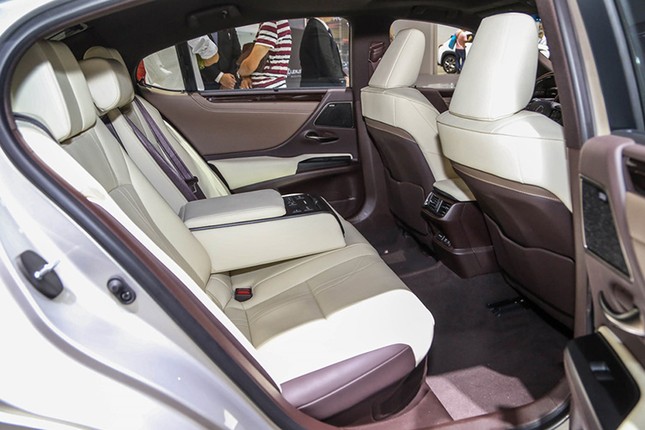 Xe sang Lexus ES 2019 dau tien lo dien tai Dong Nam A-Hinh-8