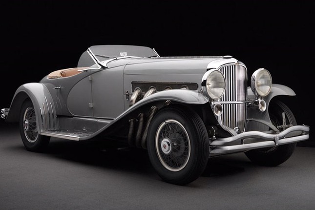 Choang voi xe Duesenberg SSJ co 83 tuoi gia hon 512 ty