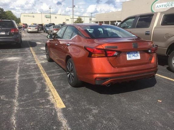 Xe Sedan Nissan Teana 2019 