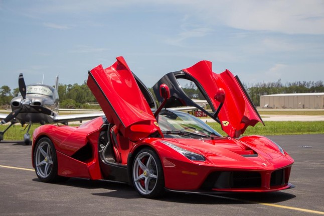 Sieu xe Ferrari LaFerrari dung chan ban chi hon 72 ty dong-Hinh-2