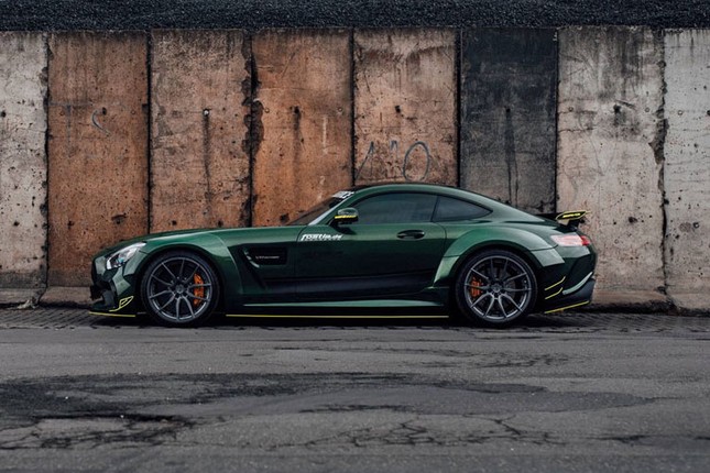 “Quai thu dia nguc xanh” Mercedes-AMG GT do bodykit sieu doc-Hinh-8