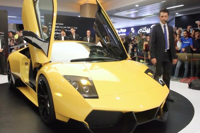 Soi sieu xe Lamborghini Murcielago 