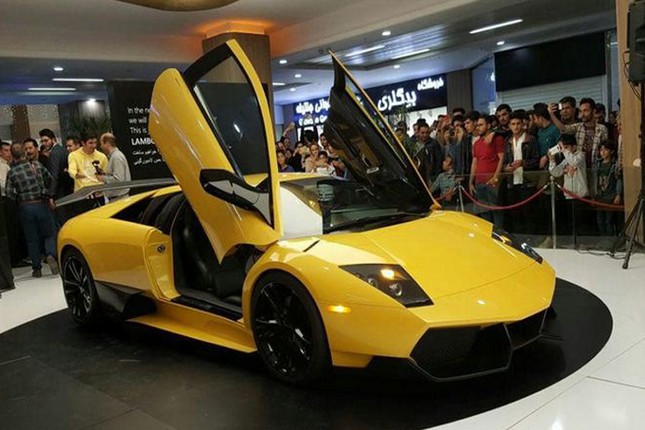 Soi sieu xe Lamborghini Murcielago 