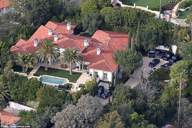 Gia dinh David Beckham “chia tay” can biet thu tai Beverly Hill