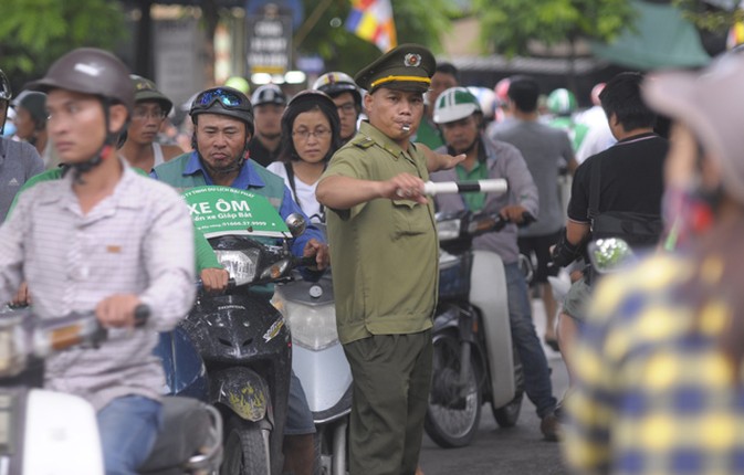 Sau le 2/9, nguoi dan un un do ve Ha Noi, giao thong hon loan-Hinh-11