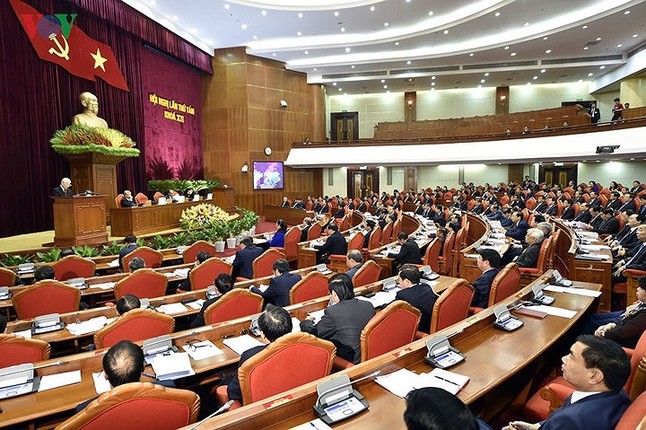 Toan canh ngay lam viec dau tien cua Hoi nghi Trung uong 8 khoa XII