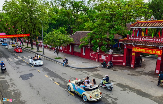 Xe co dieu hanh khap duong pho Hue-Hinh-9