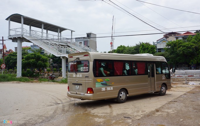 Thanh Hoa: Vi sao cau bo hanh vuot duong sat 2 ty bi phan doi?-Hinh-9