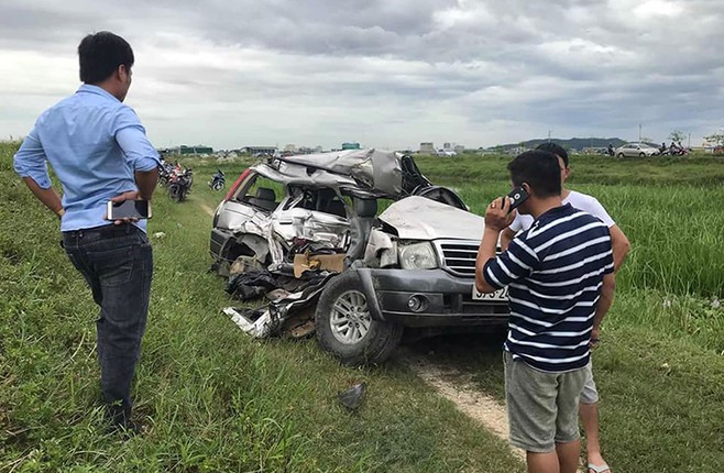 Kinh hoang hien truong 4 nguoi bi tau hoa dam thuong vong o Nghe An-Hinh-6