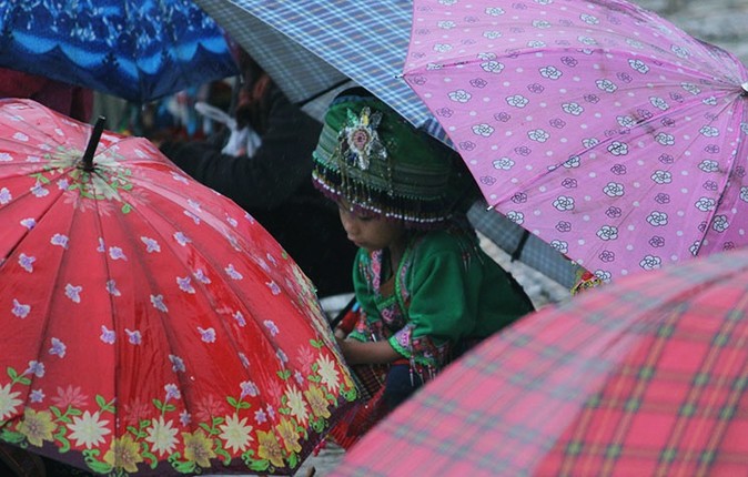 Xot xa canh tre em doi mua lanh kiem tien o Sa Pa-Hinh-13