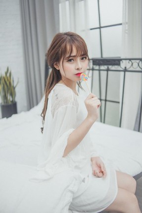 Nguoi dep Tuyen Quang boc lua &quot;an dut&quot; Ngoc Trinh?-Hinh-6