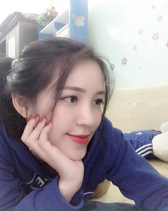 Xinh dep, me bong da hot girl fan Chelsea gay sot mang Viet-Hinh-2