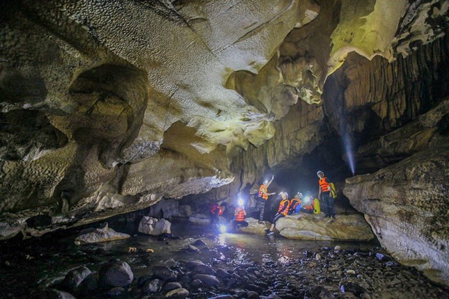 To da, nhu da hang nghin nam trong hang &quot;Son Doong cua Ba Be&quot;-Hinh-14