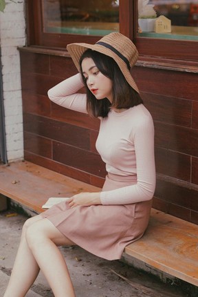 Nguoi mau lookbook co khuon mat tua bup be moi noi la ai?-Hinh-8