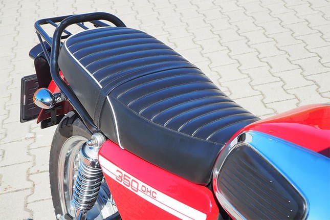 Can canh xe moto Jawa 350 phan khoi gia 93 trieu dong-Hinh-5