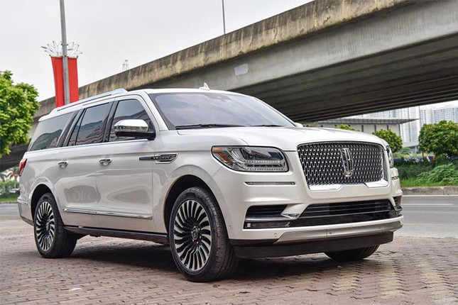 Gia lan banh Lincoln Navigator o Viet Nam toi 11,6 ty dong?-Hinh-3
