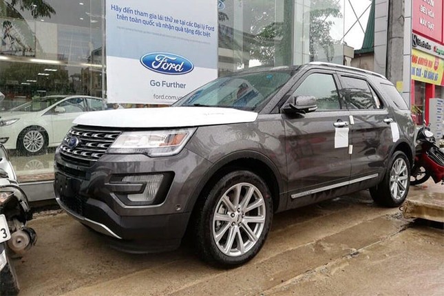 Ford Explorer 2018 tai Viet Nam bi 