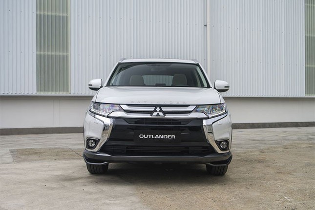 Mitsubishi Outlander tai Viet Nam 