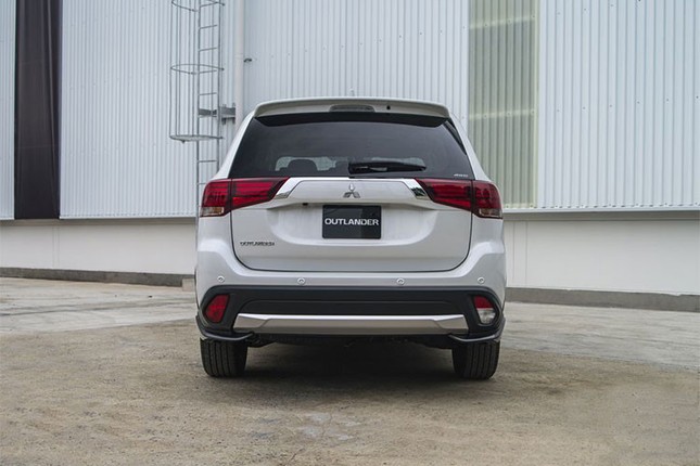 Mitsubishi Outlander tai Viet Nam 