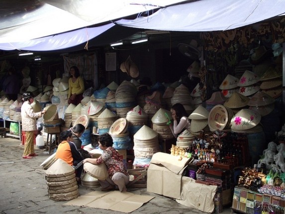 Nhung khu cho co tram tuoi noi tieng o Viet Nam-Hinh-8