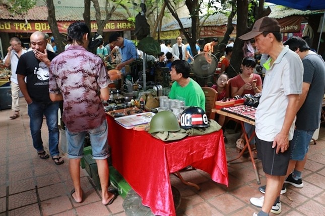 Doc dao cho phien do xua giua trung tam Ha Noi-Hinh-16