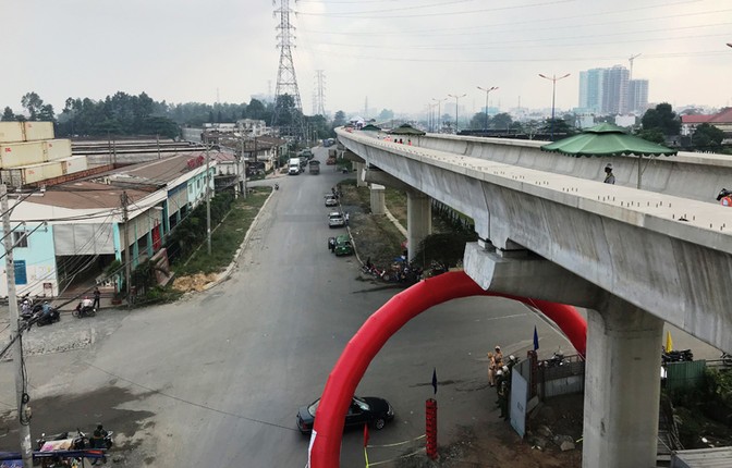 Can canh doan duong ray dau tien tren tuyen Metro Ben Thanh - Suoi Tien-Hinh-11