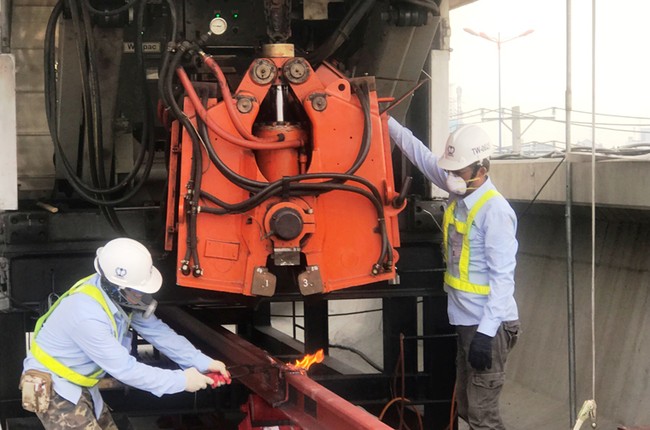 Can canh doan duong ray dau tien tren tuyen Metro Ben Thanh - Suoi Tien-Hinh-6