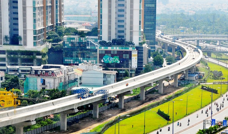 Can canh doan duong ray dau tien tren tuyen Metro Ben Thanh - Suoi Tien