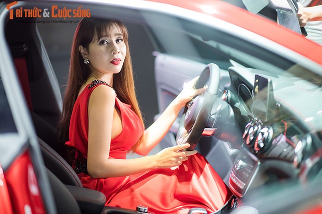 Luu Huong Giang &quot;cuoi&quot; xe sang Mercedes-Benz E200 tien ty-Hinh-6