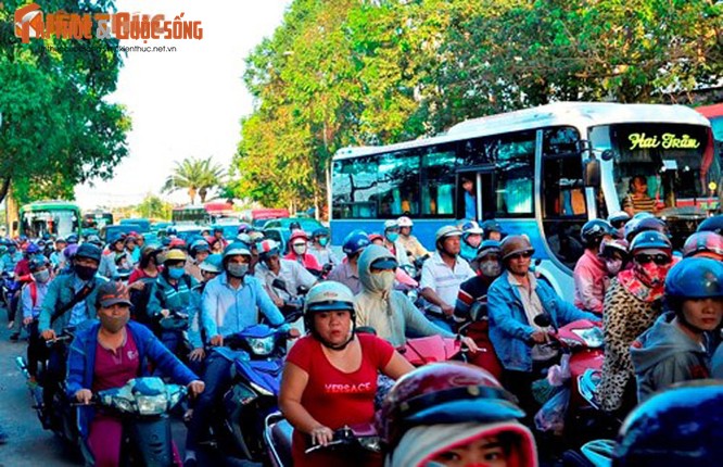 Anh: Choang canh un tac khung khiep ben xe, san bay Ha Noi, TPHCM-Hinh-16