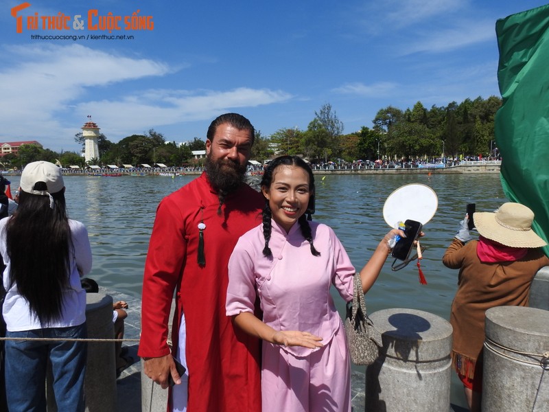 Phan Thiet chao Xuan voi le hoi dua thuyen dac sac-Hinh-5