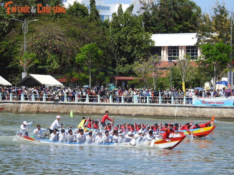 Phan Thiet chao Xuan voi le hoi dua thuyen dac sac-Hinh-7