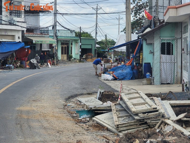 Dong Nai: Du an nang cap duong Huong lo 7, thi cong gan 3 nam van chua xong?-Hinh-11