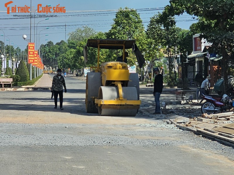 Tay Ninh: Can canh DA Tham nhua duong 30/4 huyen Tan Bien-Hinh-6