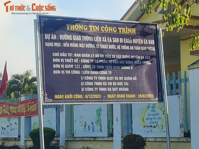 Dak Lak: Lien danh 3 nha thau thi cong duong lien xa tai Ea Kar-Hinh-4