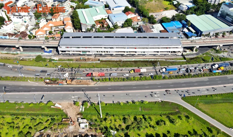 Tuyen Metro Ben Thanh - Suoi Tien truoc ngay chay thu-Hinh-2