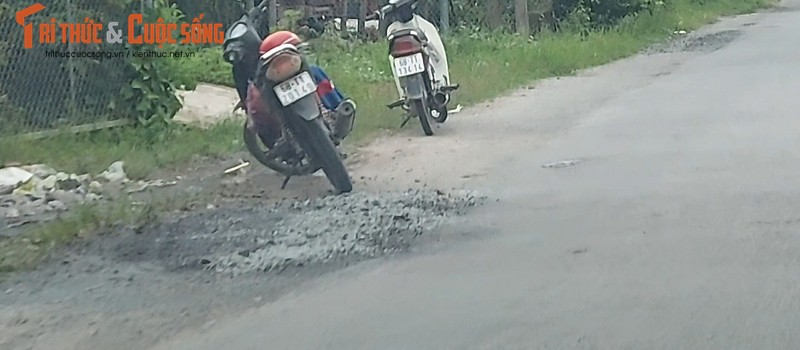 Vu duong vua lam xong da hong: Lanh dao huyen Tan Hiep tu choi cung cap thong tin cho bao chi?-Hinh-6