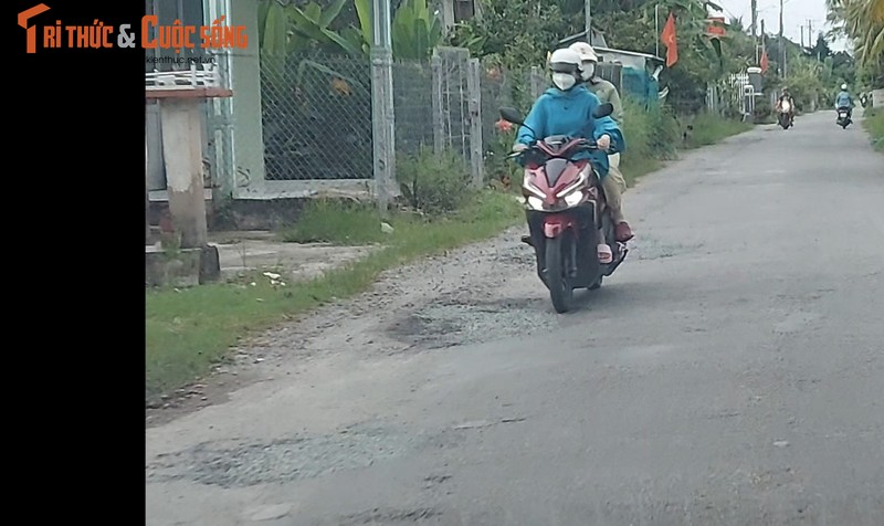 Vu duong vua lam xong da hong: Lanh dao huyen Tan Hiep tu choi cung cap thong tin cho bao chi?-Hinh-7