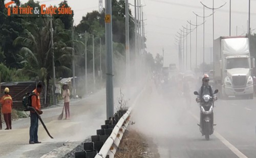 “Bao bui” tan cong nguoi di xe may tren duong dan cao toc TP HCM-Hinh-3